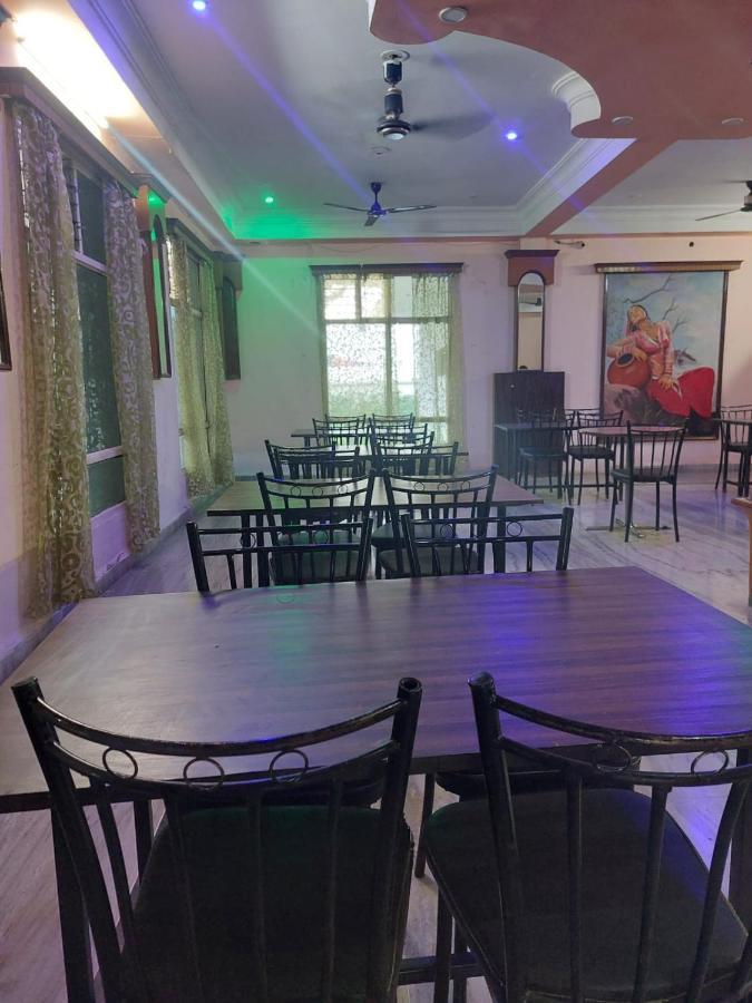Hotel Shree Villa Harsola Kültér fotó